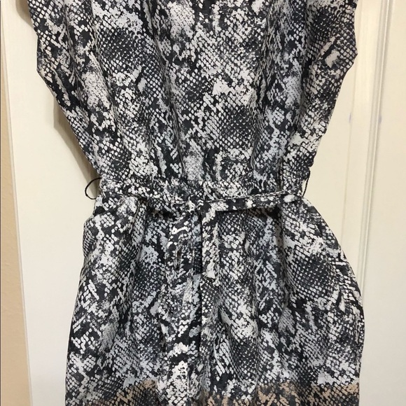 Motherhood maternity snakeprint ombré belted batwing blouse top size small - Picture 2 of 10